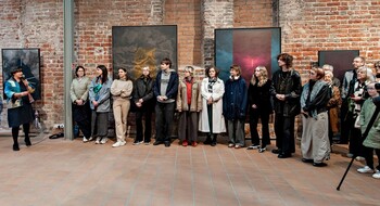 >Absolwenci zaprezentowali swoją twórczość