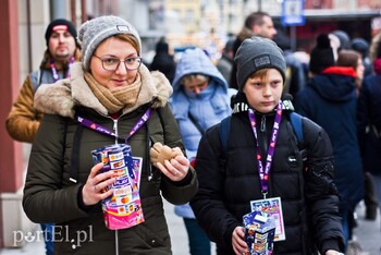 >Trzeba pomagać, nie myśleć tylko o sobie