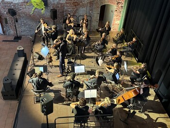 >Owacje na stojąco podczas inauguracji V edycji Elbląg Music Masterclass
