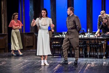 >„Trzy siostry” Czechowa na rozpoczęcie teatralnego sezonu