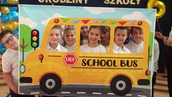 >Dzień Edukacji Narodowej i 65. urodziny SP 18