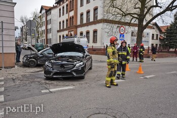 >Kolizja audi z mercedesem na ul. Malborskiej