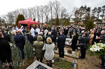 >Mieszkańcy pożegnali Henryka Słoninę