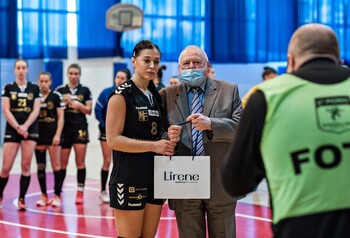 >Start ograł Ruch