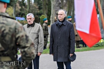 > Wciąż pamiętamy, dlatego tu jesteśmy