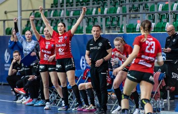 >Wyrównana walka i przegrana Startu