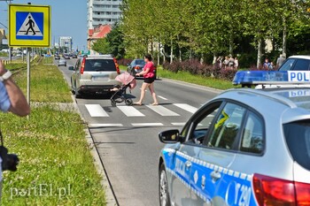 >Potrącenie rowerzystki na przejściu dla pieszych