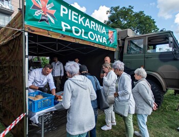 >Chlebek i coś do chlebka