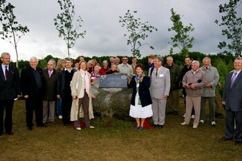 >Dęby przyjaźni na elbląskiej Modrzewinie <em>(w obiektywie Henryka Myślińskiego)</em>