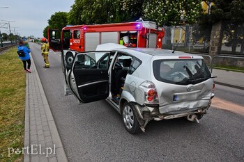>Kolizja toyoty z audi pod browarem