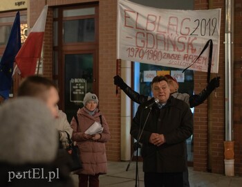 >Nie zapominamy. Rocznica śmierci Pawła Adamowicza