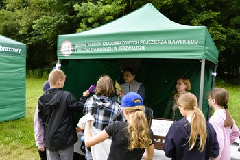 >Świętowanie w Krainie Buka