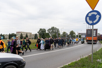 >Ruszyli z Elbląga na Jasną Górę