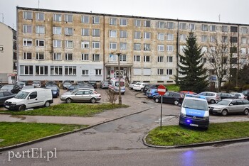>Nie chciał się wyprowadzić, więc powiedział, że jest chory