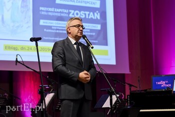 >Tangiem podziękowali za wychowawczy trud
