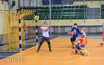>Hala, stół do ping-ponga czy mata, czyli ferie pełne aktywności