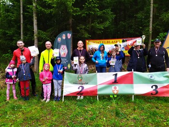 >Mistrzowie powiatu elbląskiego w biegu na orientację