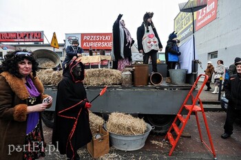 >Trzej Królowie przejechali przez miasto