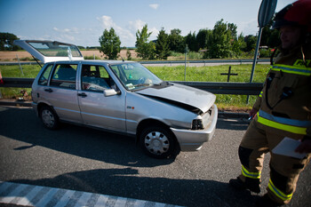 >Kolizja renault z fiatem na S7. Utrudnienia w ruchu