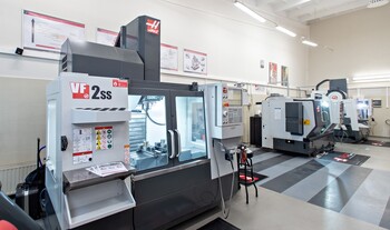 >Nowe maszyny CNC w Centrum Kształcenia