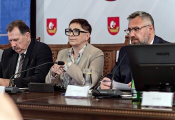 >Warszawa przyjechała w teren. Posłowie na Żuławach