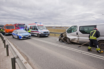 >Wypadek bmw z oplem na starej siódemce
