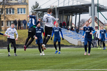 >Olimpia wygrywa