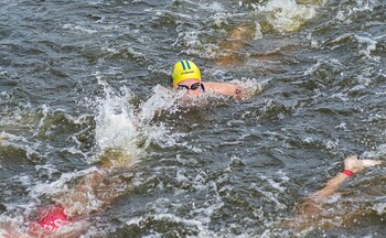 >Triathlonowe Mistrzostwa Europy w Elblągu wystartowały