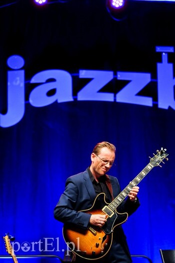 >Nie goń, słuchaj jazzu