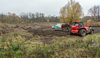>Pierwsze prace na budowie kąpieliska