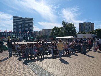 >Przynieśli odpady, wyszli z kwiatami