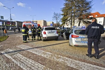 >Potrącenie kobiety na przejściu dla pieszych
