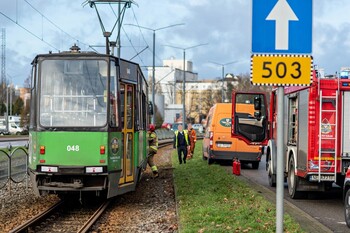 >Kolizja z tramwajem