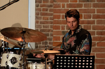 >Jazz w bibliotecznych murach