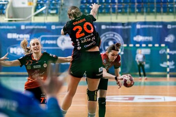 >Długi przestój i porażka Startu z liderkami