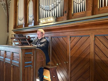 >Organowa muzyka przynosi natchnienie