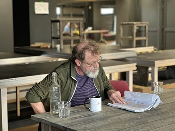 >Próby do czarnej komedii w teatrze